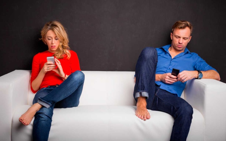 redes-sociais-afetam-seu-relacionamento
